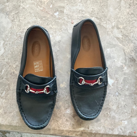 Gucci navy boys loafers size 13